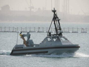 Der autonome Minenjäger der britischen Royal Navy trifft zur operativen Bewertung im Golf ein