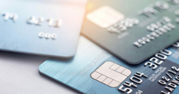 Instrumentele Web2 și Web3 fuzionează ca carduri de debit susținute de cripto