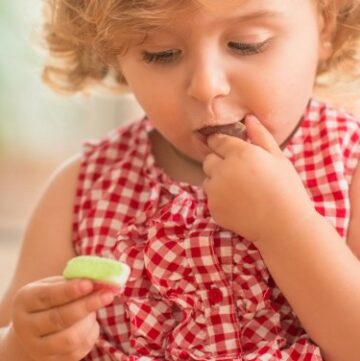 Ditt barn har precis ätit lite ätbart - Steg-för-steg-guiden om vad du ska göra härnäst