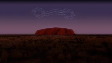 Turistleri cezbetmek için Uluru'ya gelen 1,000 drone ışık gösterisi