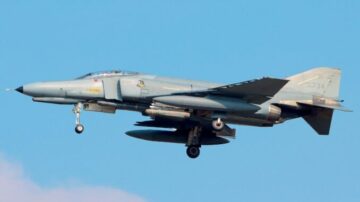 Fantastisk video af de sidste ROKAF F-4E Phantom Jets, der flyver i Sydkorea