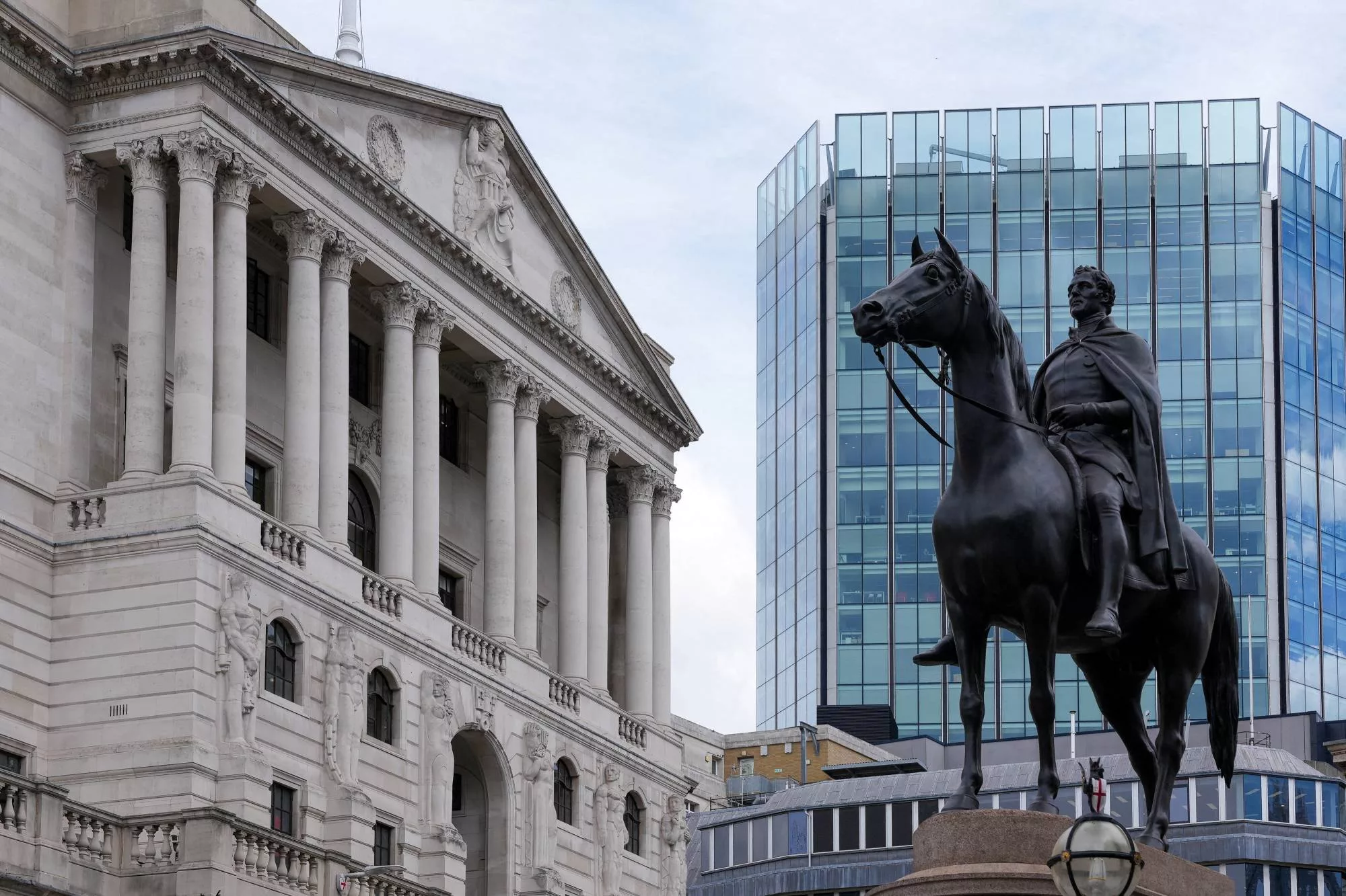 Centralbanker annoncerer udvidelse af backstop-likviditet midt i bankkollaps