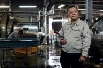 Chińskie fabryki rozwijają się, podczas gdy japońskie są w odwrocie