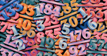 La colorazione in base ai numeri rivela schemi aritmetici nelle frazioni