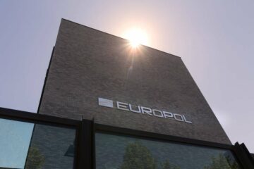 Europol avertizează că ChatGPT îi ajută deja pe oameni să comită infracțiuni