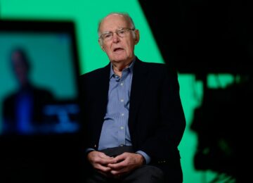 Гордон Мур, співзасновник Intel і легенда індустрії мікросхем, помер у віці 94 років