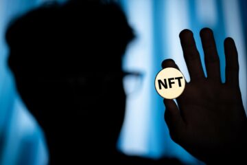 کس طرح NFT مارکیٹ پلیسز صارفین کی اگلی بڑے پیمانے پر کرپٹو کی لہر کو آن بورڈ کریں گے۔