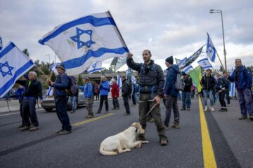 Israelsk militær er fanget i splittelse over Netanyahus plan