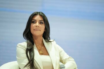 Kim Kardashian a luat acasă 250 de dolari în numerar după o sesiune de Baccarat mizată de un om de afaceri dezamăgit