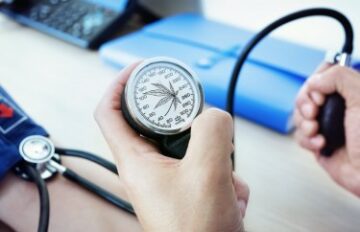 Abaixe sua pressão arterial usando maconha diariamente? - Novo estudo destaca os benefícios do uso diário de maconha