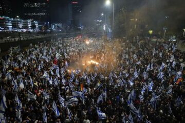 Protestele în masă izbucnesc după ce Netanyahu îl concediază pe șeful apărării