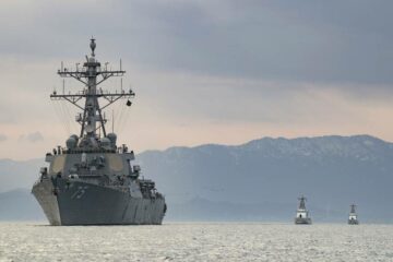 Navy will extend service life of destroyer Arleigh Burke