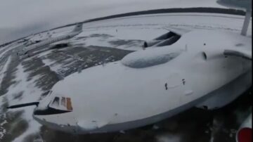 วิดีโอใหม่อ้างว่าแสดงโดรนโจมตีเครื่องบิน A-50U ของรัสเซียในเบลารุส