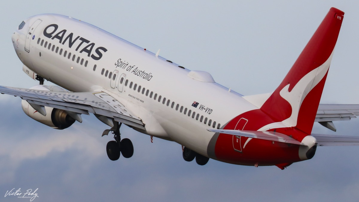 Qantas neemt 8,500 medewerkers in dienst om pre-COVID-personeelsbestand te overtreffen