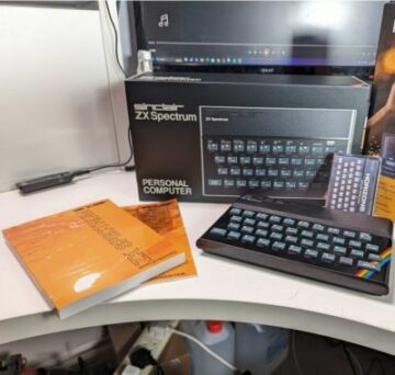 ZX Spectrumi lahtipakkimise kogemuse taasloomine, valmistades uue kasti