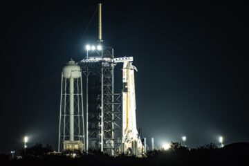 שיגור צוות SpaceX שופשף לאחר דאגה עם מערכת מצית המנוע