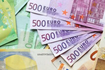 Euro og pund falt mens amerikanske dollar steg