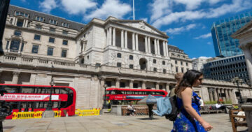 L'autorità di regolamentazione bancaria del Regno Unito proporrà regole per l'emissione di asset digitali