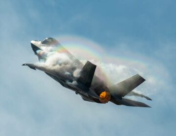 Yhdysvaltain ilmavoimien sihteeri haluaa "uudelleen laukauksen" mukautuvalle F-35-moottorille