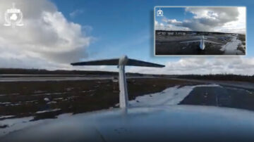 Videó Drone Landing On Orosz A-50 Mainstay's Radar Dome Fehéroroszország Emerges