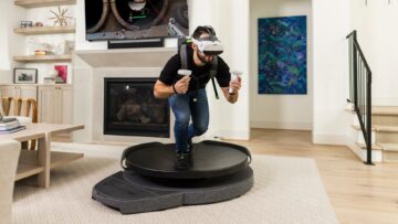 Virtuix 'Omni One' VR ٹریڈمل اب ابتدائی سرمایہ کاروں کو بھیج رہا ہے۔