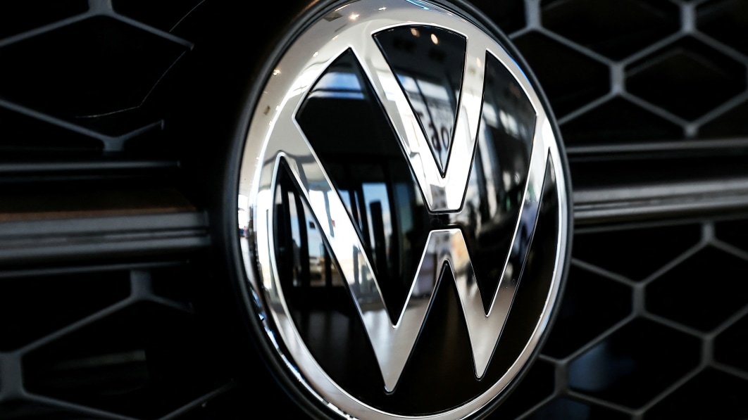 De verkoopvooruitzichten van Volkswagen voor 2023 overtreffen de verwachtingen, de aandelen stijgen