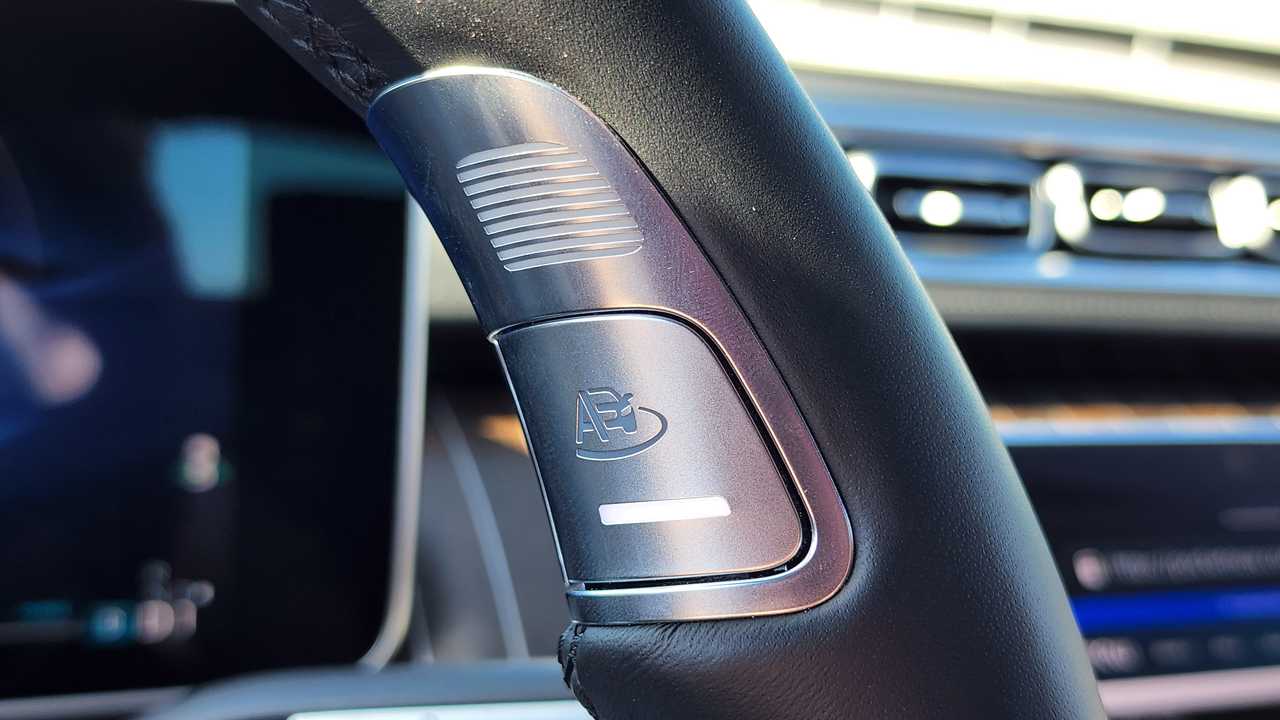 Iconos de botones de piloto de conducción Mercedes-Benz Clase S