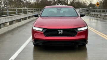 Teden z: 2023 Honda Accord Sport Hybrid