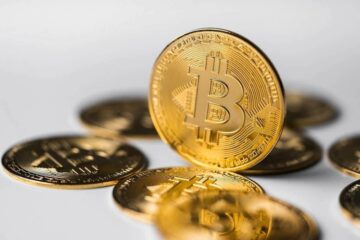Il prezzo del bitcoin recupera a $ 30