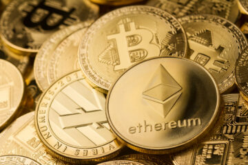 A Bitcoin közel 31,000 10 USD-ra emelkedik, az Ether pedig a XNUMX legjobb kriptográfiai eszköz között emelkedett