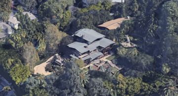 Brad Pitt ขายพื้นที่ Craftsman ใน Hollywood Hills ในราคา 39 ล้านเหรียญ