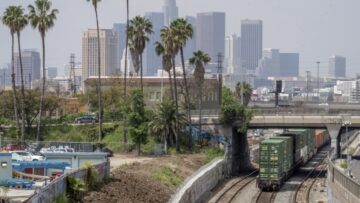 Kalifornia uchwala pierwsze w kraju przepisy dotyczące emisji dla pociągów