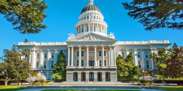 डीएओ प्रस्तावित कैलिफोर्निया कानून के तहत आधिकारिक स्टैंडिंग प्राप्त कर सकते हैं