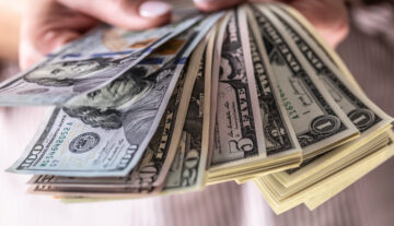 Låt dig inte luras av dessa 9 vanliga pengarmyter, säger finansguruer