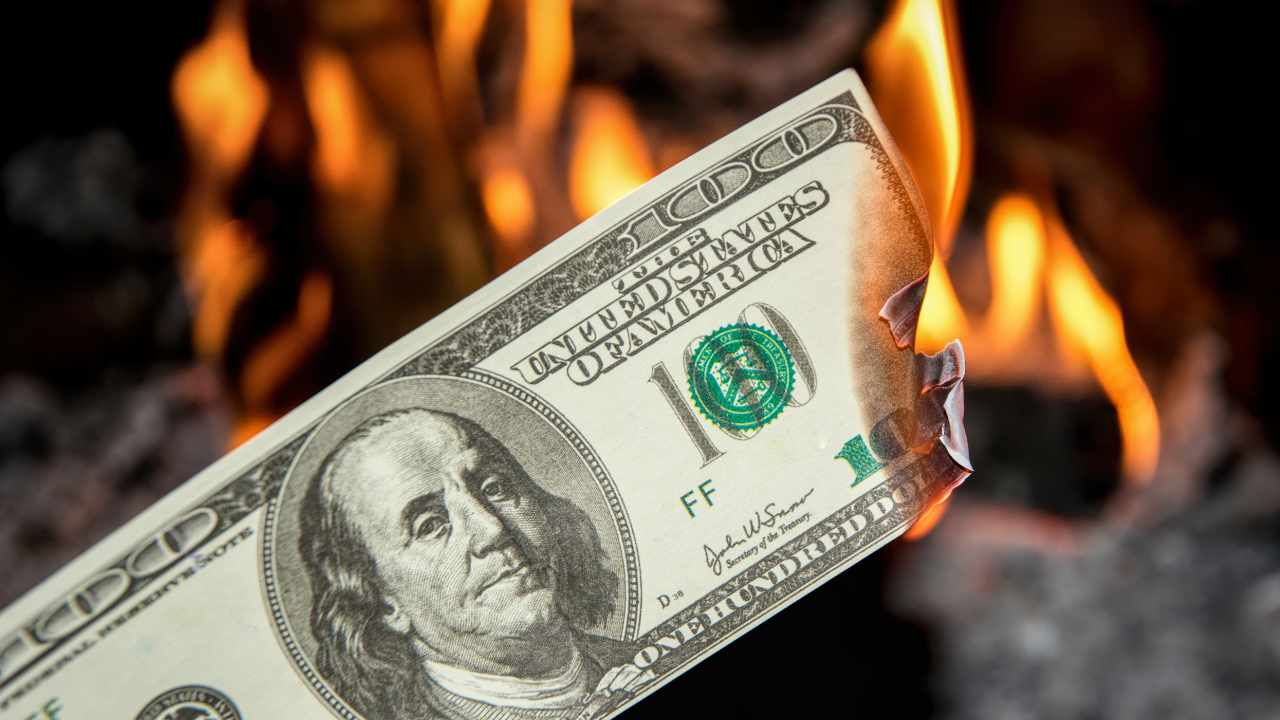 Ο οικονομολόγος Peter Schiff προειδοποιεί ότι οι ΗΠΑ θα αθετήσουν το χρέος τους - Η αύξηση του ανώτατου ορίου του χρέους θα επιδεινώσει το πρόβλημα