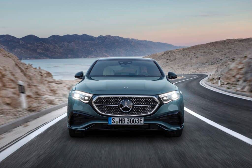 Tampilan Pertama: “Cerdas dan Pribadi” Mercedes-Benz E-Class 2024