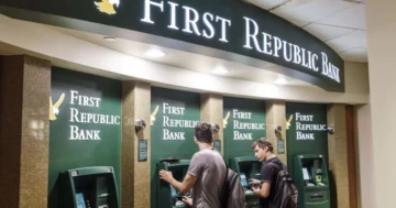 First Republic впала на 26%, у березні вилучено 100 мільярдів доларів