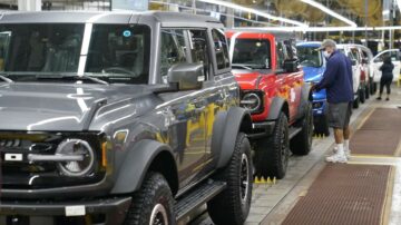 Jeep Wrangler outselling Ford Bronco so far in 2023, but it's close
