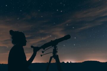 Reis tähtede juurde: naiste isiklikud lood astronoomias