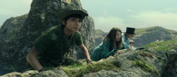 Os polêmicos visuais sombrios de Peter Pan e Wendy são o objetivo do filme