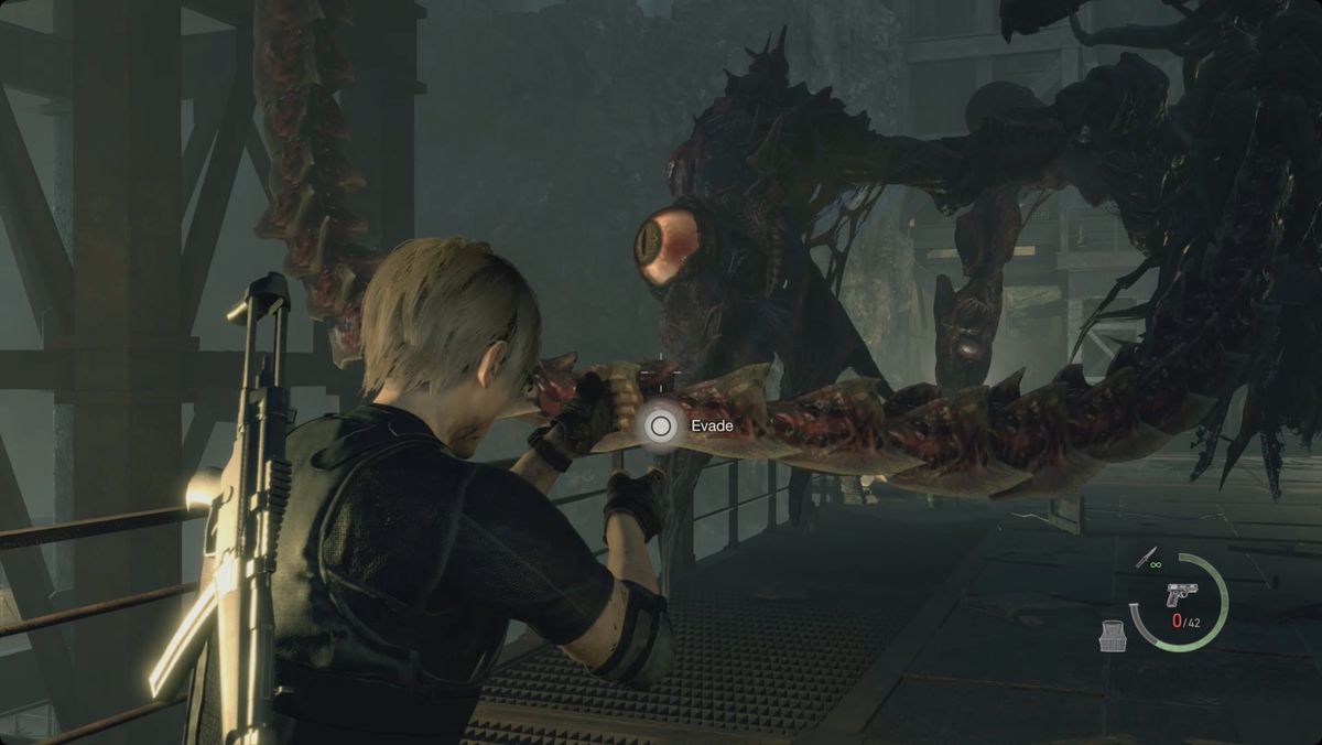 Resident Evil 4&nbsp;remake&nbsp;Leon trying to avoid one of Saddler’s tail attacks