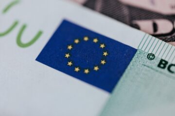 ابتکار پرداخت‌های اروپایی برای تأمین راه‌حل پرداخت یکپارچه جدید اروپایی، خریدهایی انجام می‌دهد