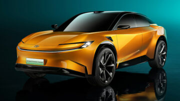 Toyota memamerkan sepasang mobil listrik yang memimpin di Cina