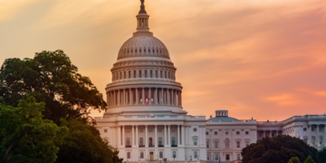 Конгресс США займется надзором SEC и законодательством о стейблкоинах