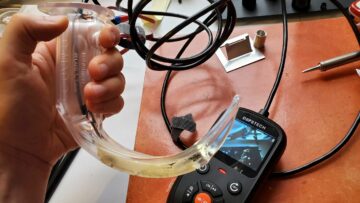 Boroskop USB omogoča zdravnikom, da poceni izpopolnijo veščine intubacije