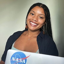 Por qué esta estudiante universitaria creó un libro para colorear para celebrar a las mujeres negras en STEM