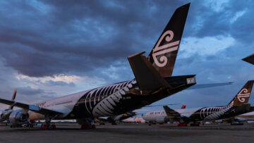 Air New Zealand investe 3.5 miliardi di dollari neozelandesi nella flotta mentre l'ultimo 777-300 lascia Victorville