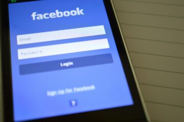 Facebook, 시청 습관을 드러내는 친구 요청 버그 수정