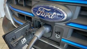 פורד מציגה רווח של 1.76 מיליארד דולר ברבעון הראשון, בעיקר על כלי רכב המונעים בגז