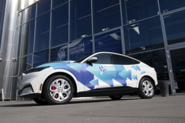 Ford meluncurkan model agensi saat merombak perjalanan pelanggan EV